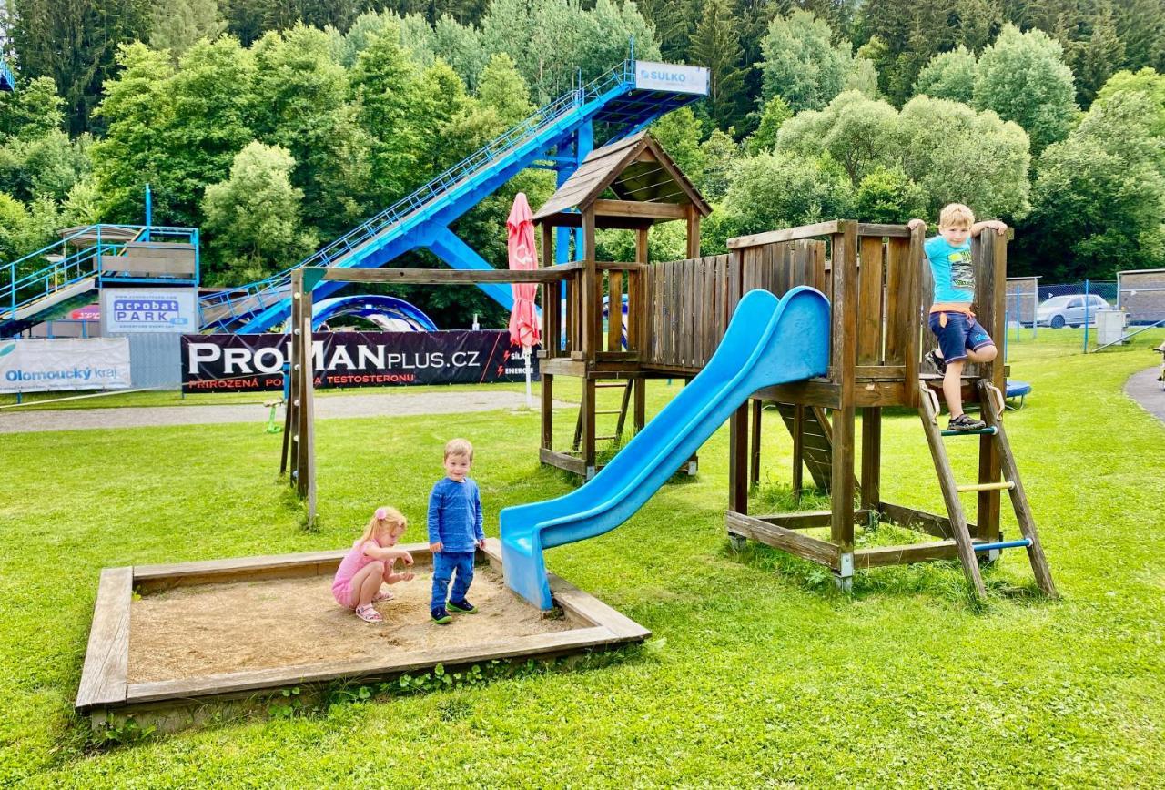 Penzion Acrobat Park Štíty Exterior foto